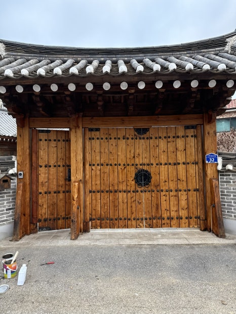 한옥 대문 복원 완료 전경